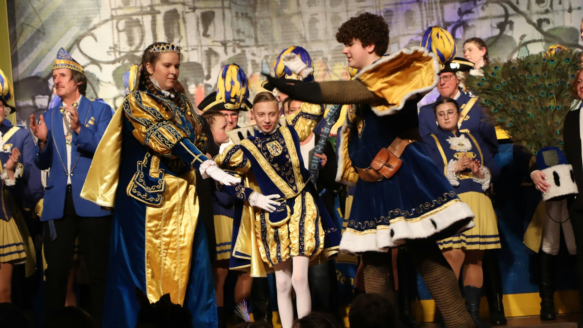 Zu sehen ist das Brühler Kinderdreigestirn.