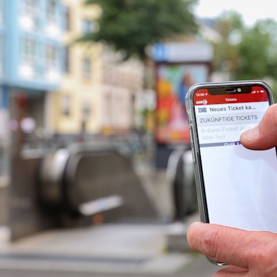 Die KVB-App in Benutzung