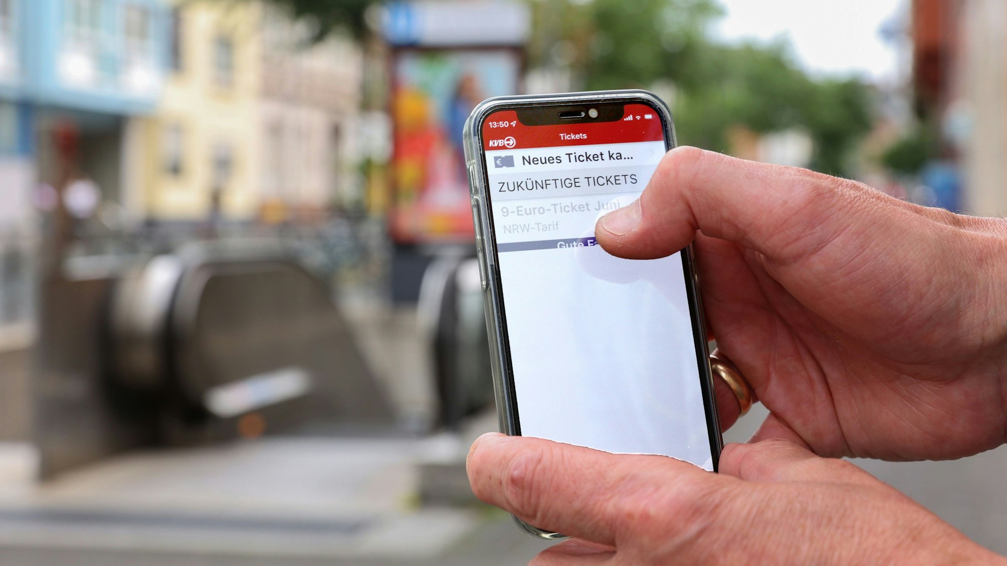 Die KVB-App in Benutzung