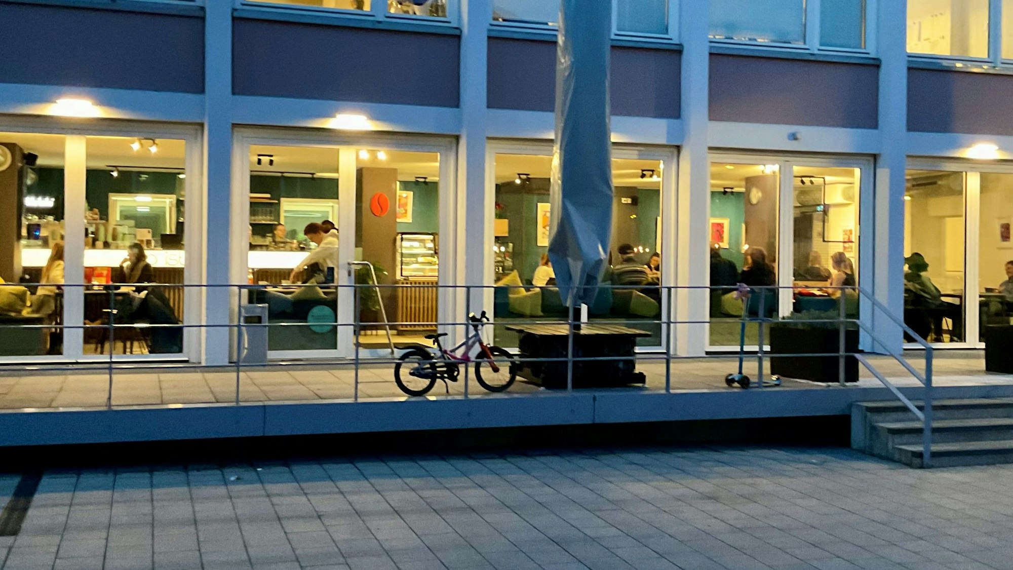 Ein Blick von außen in das neue Wo ist Tom?“