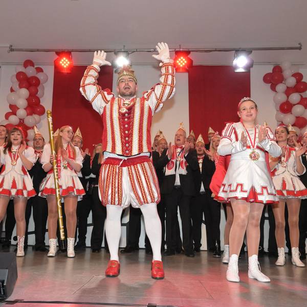Heiligenhaus hüpft vor Begeisterung. Prinz Dennis I. auch.