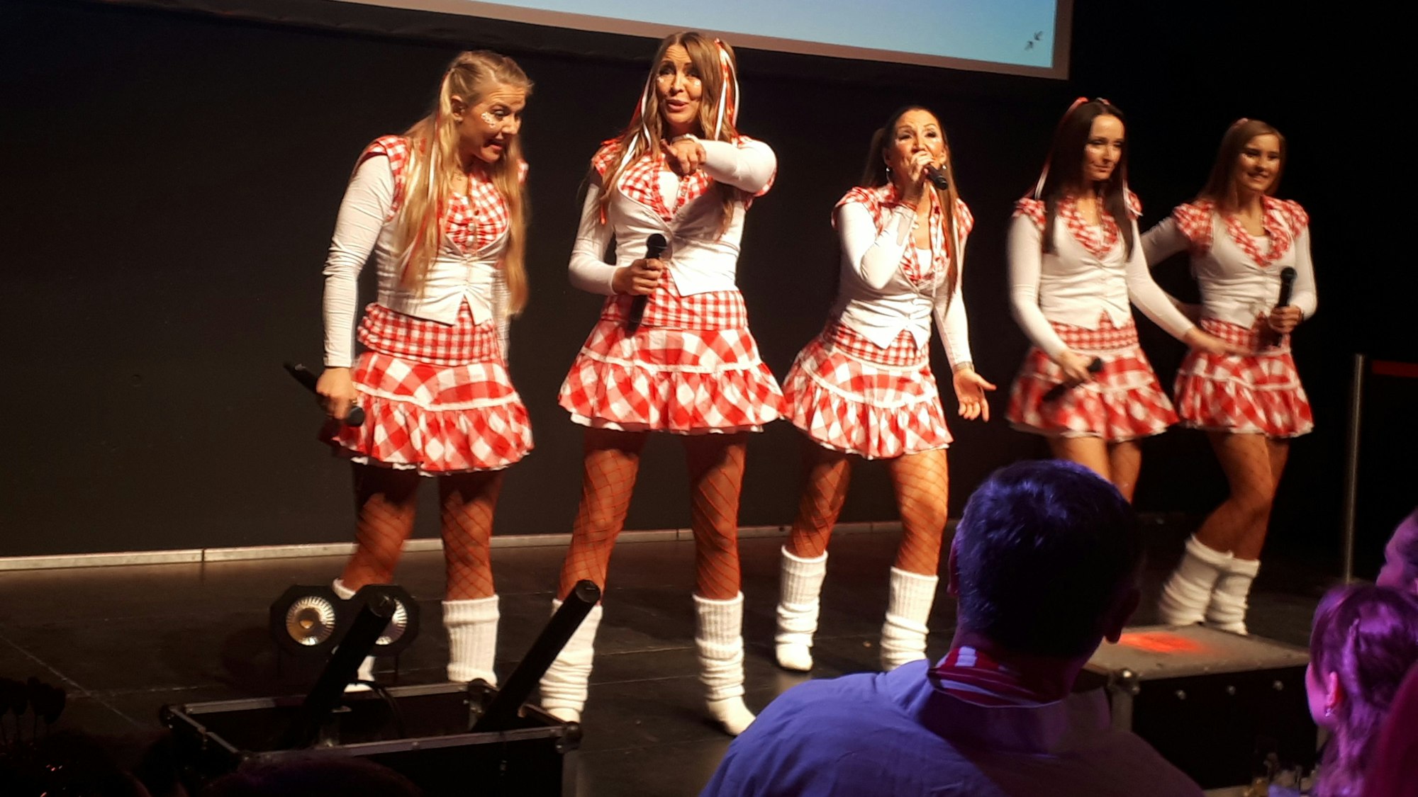 Die fünf „Funky Marys“ bei ihrem Auftritt bei Veedelsradau 2024.