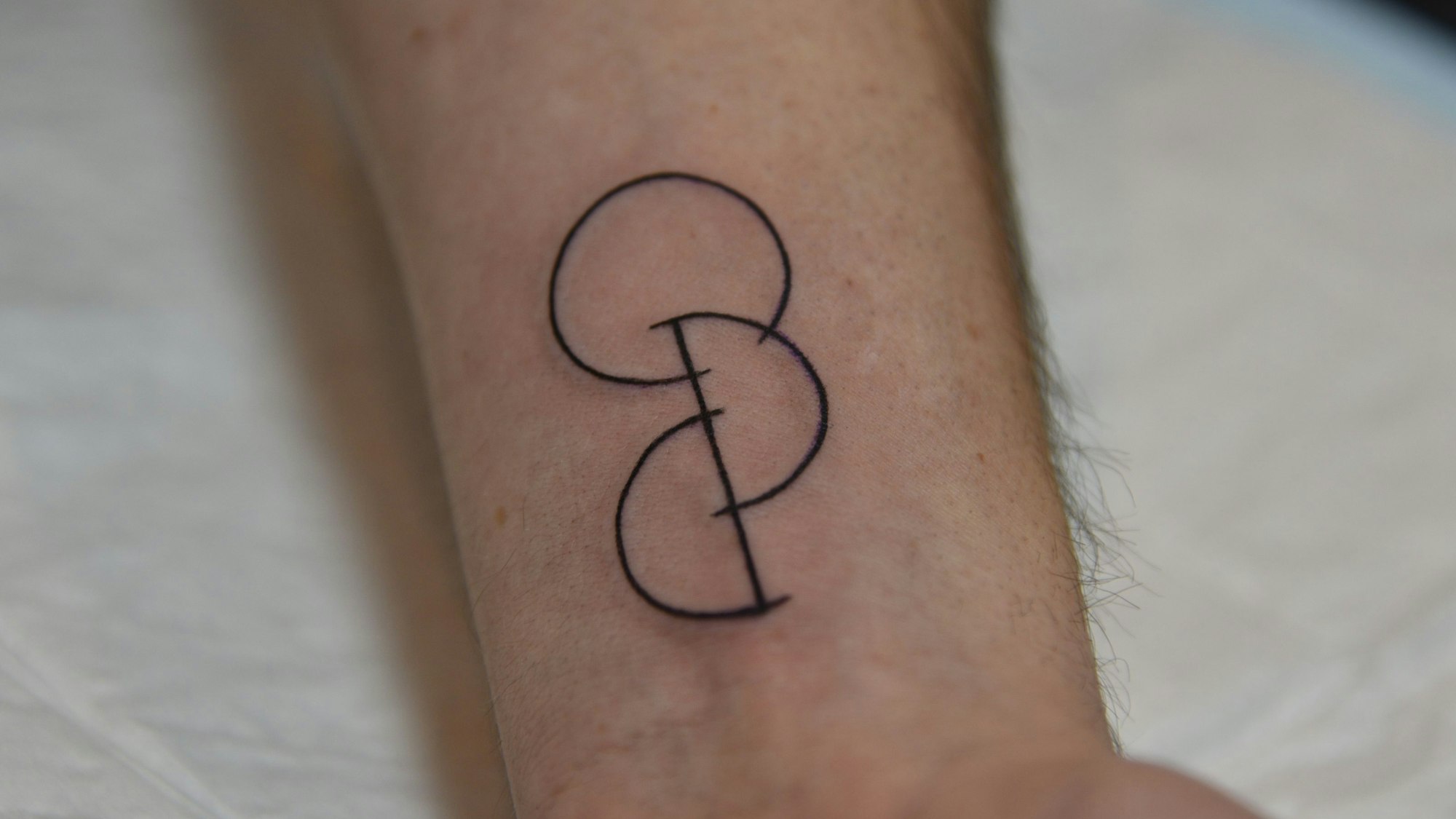 Tätowiertes Organspende-Symbol