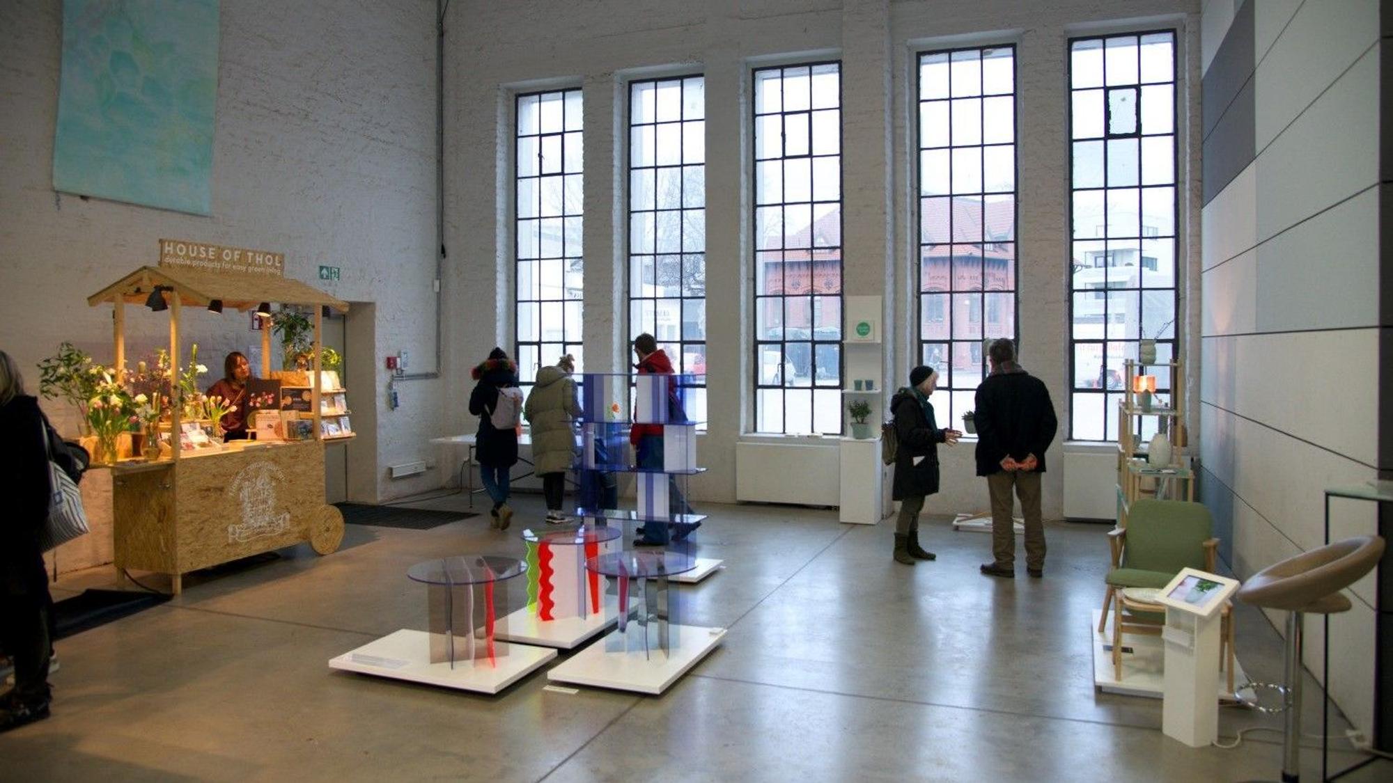 In der Pattenhalle sind die Produkte von über 20 Designern zu sehen.