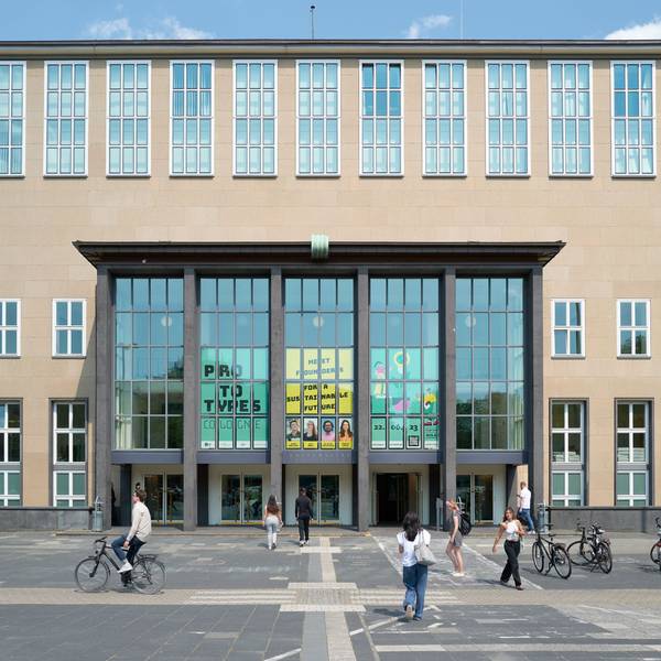 Der Eingang der Uni Köln (Archivbild)