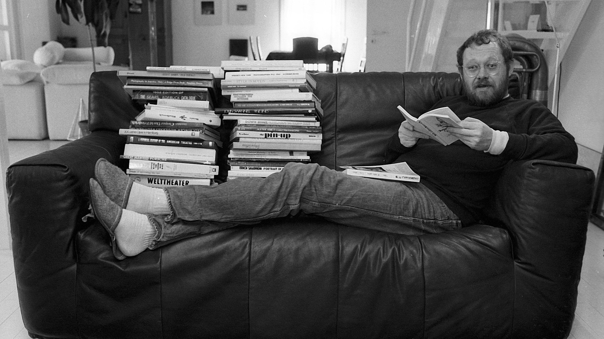Regisseur Jürgen Flimm in seiner Wohnung in Köln
Director Jürgen Flimm in his Apartment in Cologne