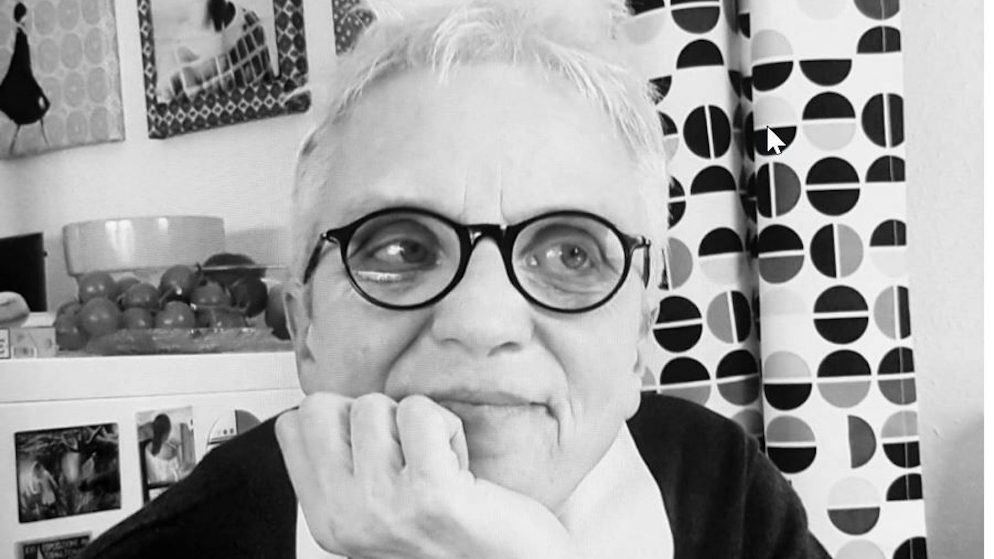 Schwarz-Weiß-Porträt von Brigitte Maser