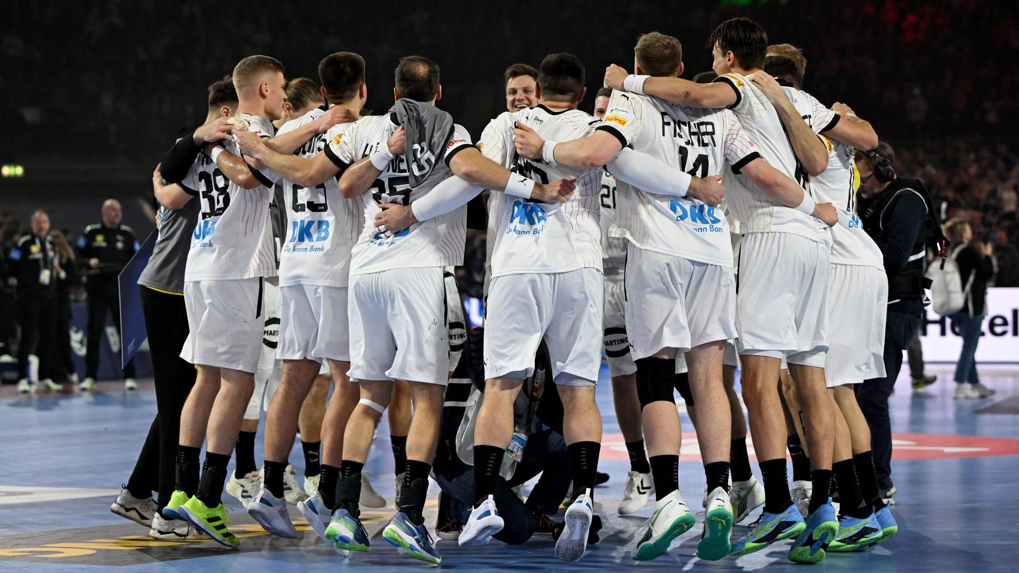 Deutschlands Spieler jubeln über den Sieg