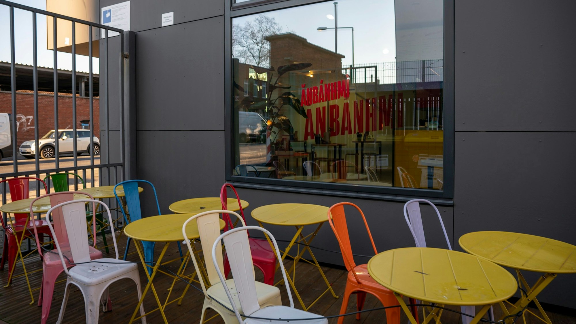 Außenansicht des Restaurants An Banh Mi in Köln.
