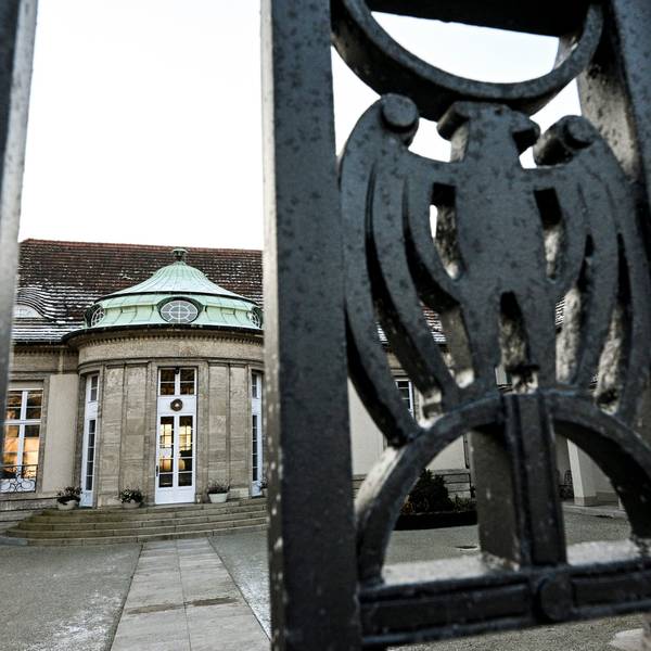 Berlin: Blick auf ein Gästehaus in Potsdam, in dem AfD-Politiker nach einem Bericht des Recherche-Netzwerkes Correctiv im November an einem Treffen teilgenommen haben sollen. Daran soll auch der bekannteste Vertreter der rechtsextremen Identitären Bewegung, Martin Sellner, teilgenommen haben.