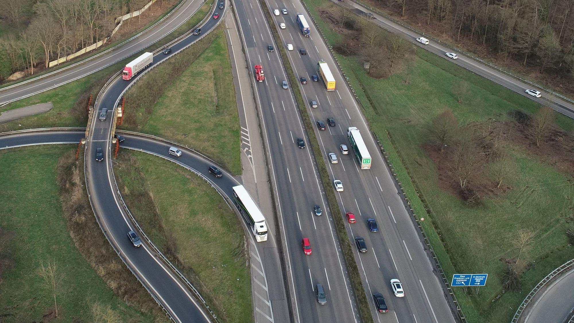 Autobahnkreuz Köln-Süd mit dem provisorischen Überflieger