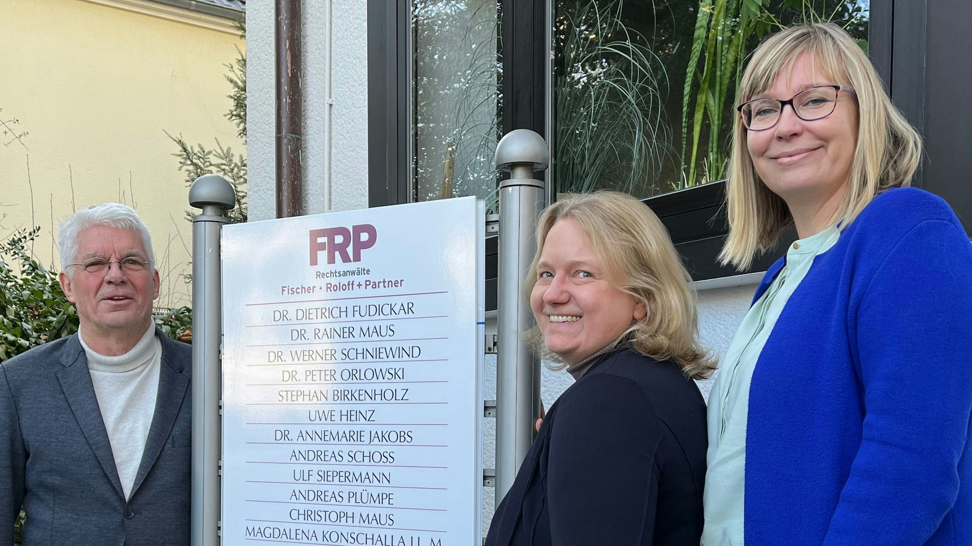 Rechtsanwalt Peter Orlowski und seine Kolleginnen Christine Melle und Magdalena Konschalla