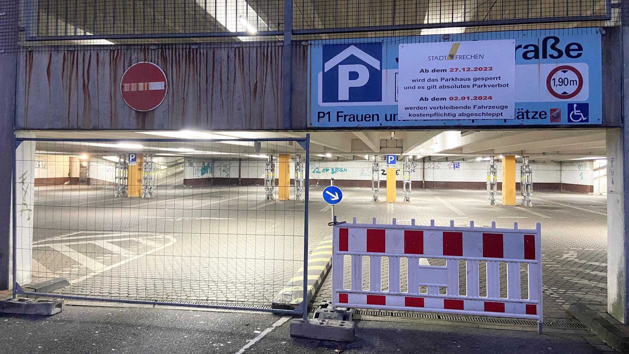 Auf dem Bild ist das alte Parkhaus zu sehen.