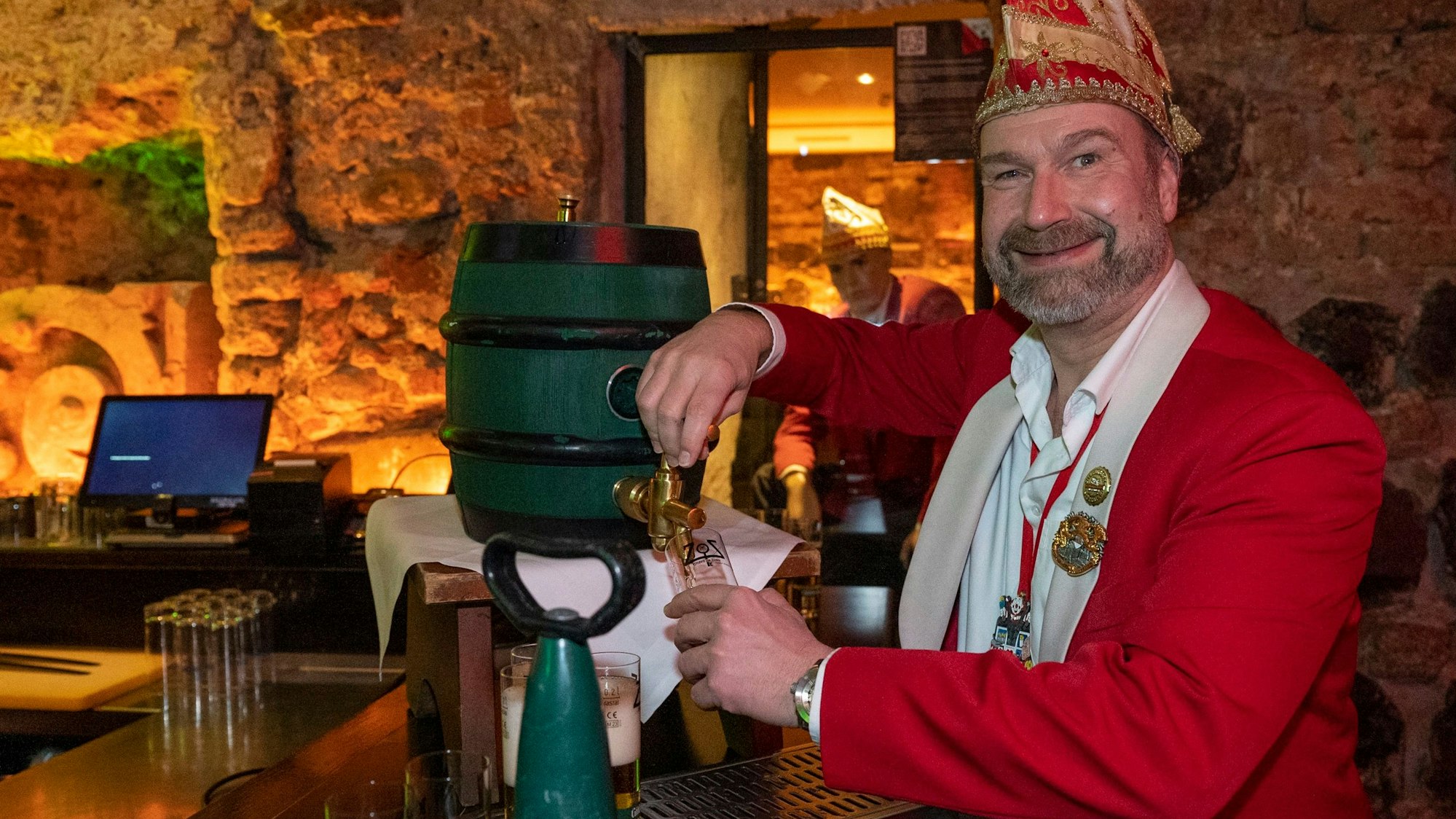 War trotz großer Beliebtheit in dieser Session auch schon betroffen von unaufmerksamen Gästen bei Sitzungen im Kölner Karneval: „Sitzungspräsident" Volker Weininger.