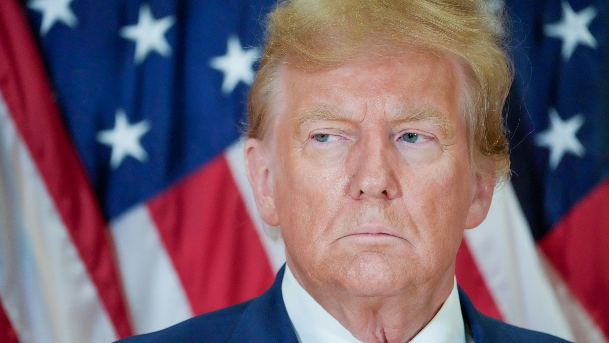 Der ehemalige US-Präsident Donald Trump bei einer Pressekonferenz nach der Gerichtsverhandlung in New York.