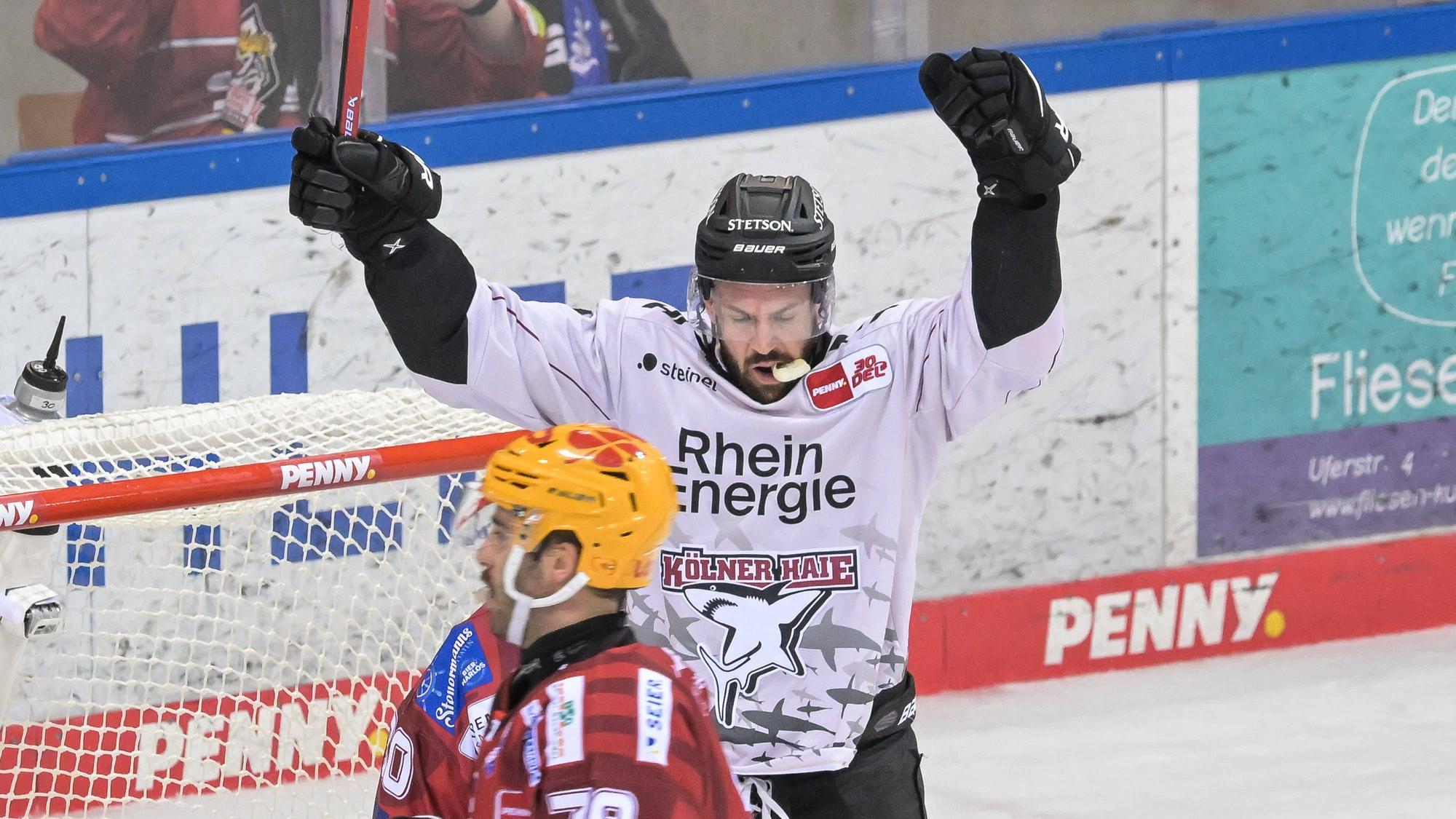 Jason Bast jubelt nach seinem Treffer zum zwischenzeitlichen 0:1.
