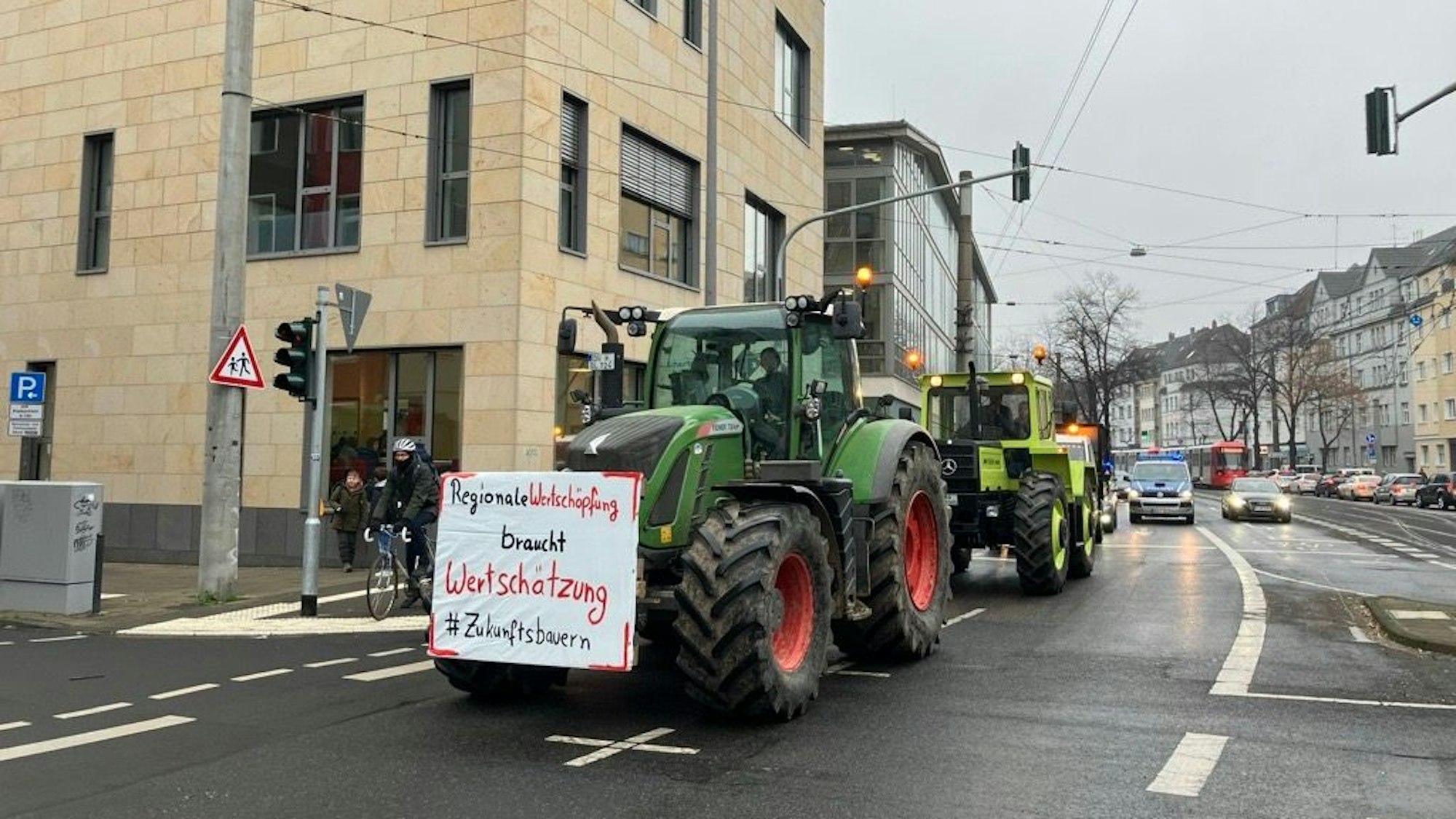 Hannah Borchards Traktor von außen.