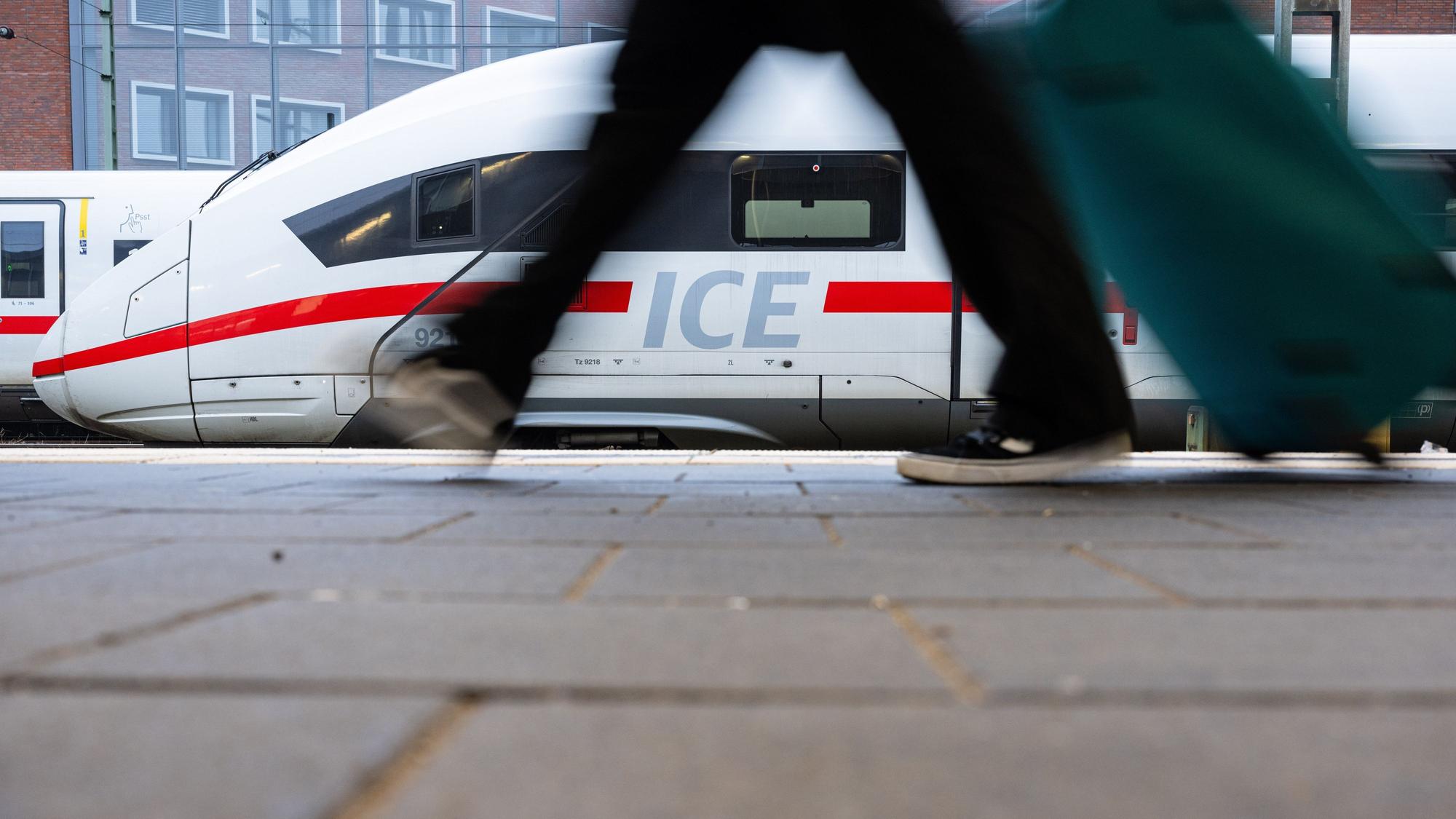 Vielerorts blieben Züge von Mittwoch bis Freitag stehen. Die Lokführer-Gewerkschaft GDL hatte die Deutsche Bahn drei Tage lang bestreikt.