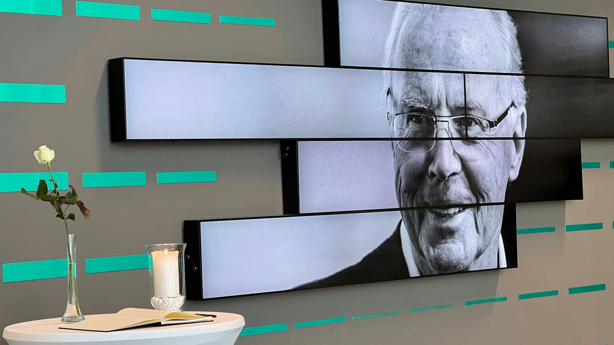 Gedenken an den verstorbenen Franz Beckenbauer mit Kondolenzbuch in der DFB Zentrale - Frankfurt 11.01.2024: Vorstellung DFB-Sportdirektorin Frauenfußball *** Commemoration of the late Franz Beckenbauer with book of condolences at the DFB headquarters in Frankfurt 11 01 2024 Presentation of DFB Sports Director Womens Soccer