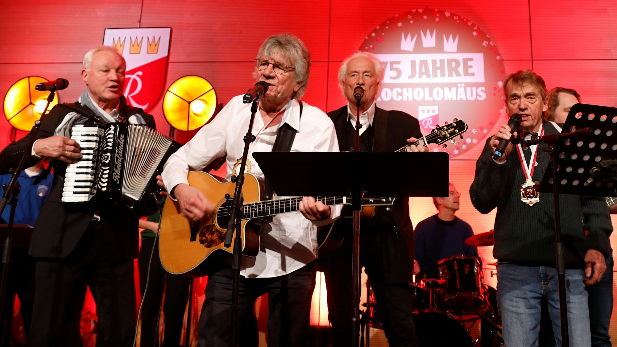 Alt-Bläck-Fööss Bömmel Lückerath und Kafi Biermann zusammen mit den Alt-Höhnern