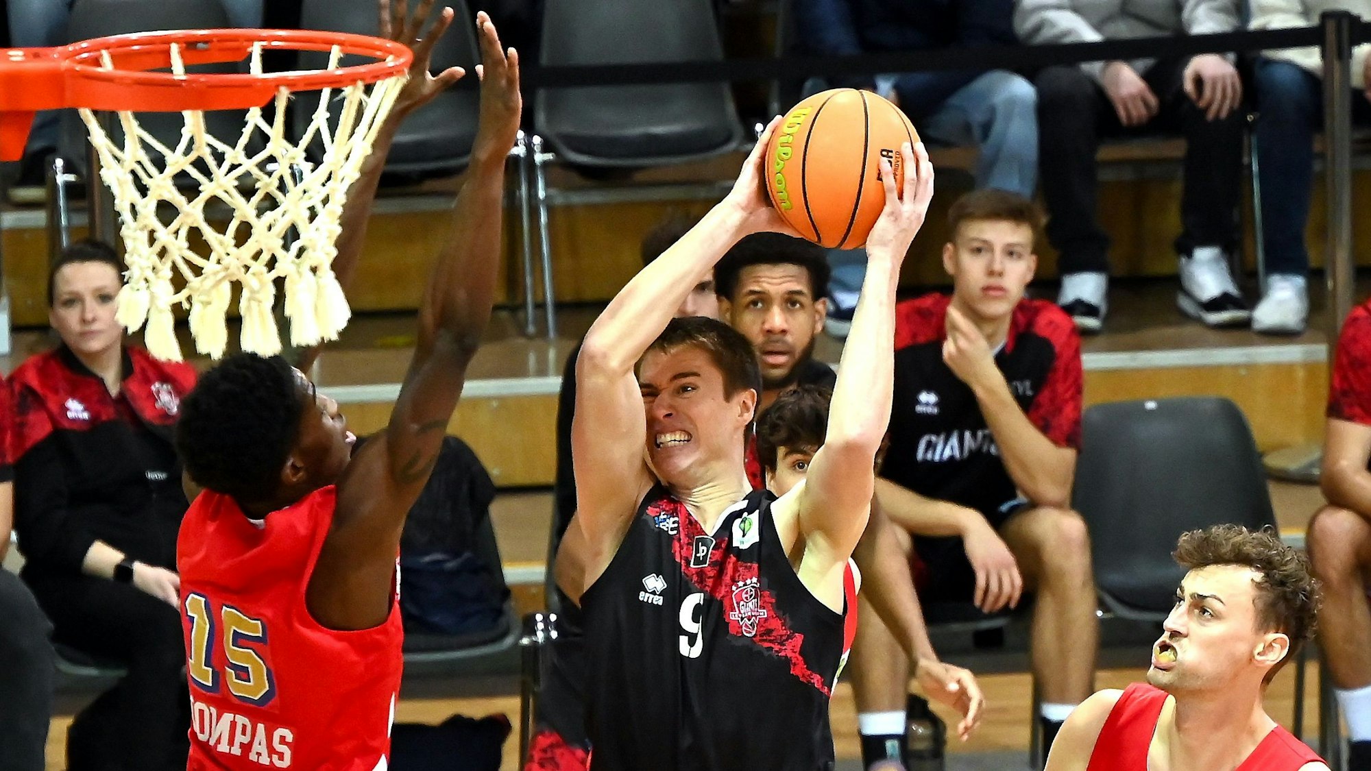 14.01.2024, Basketball-Bayer Giants-Berlin Braves
mitte: Marius Stoll (Bayer)
Foto: Uli Herhaus