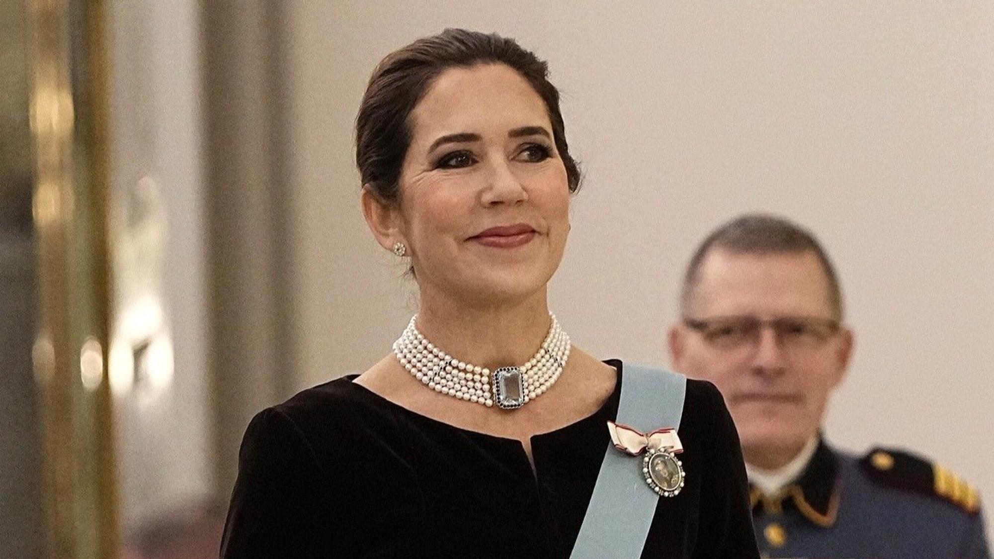 Kronprinzessin Mary von Dänemark kommt zum traditionellen Neujahrsfest mit Offizieren der Streitkräfte und der Nationalen Katastrophenschutzbehörde sowie geladenen Vertretern wichtiger nationaler Organisationen und der königlichen Schirmherrschaft im Schloss Christiansborg.