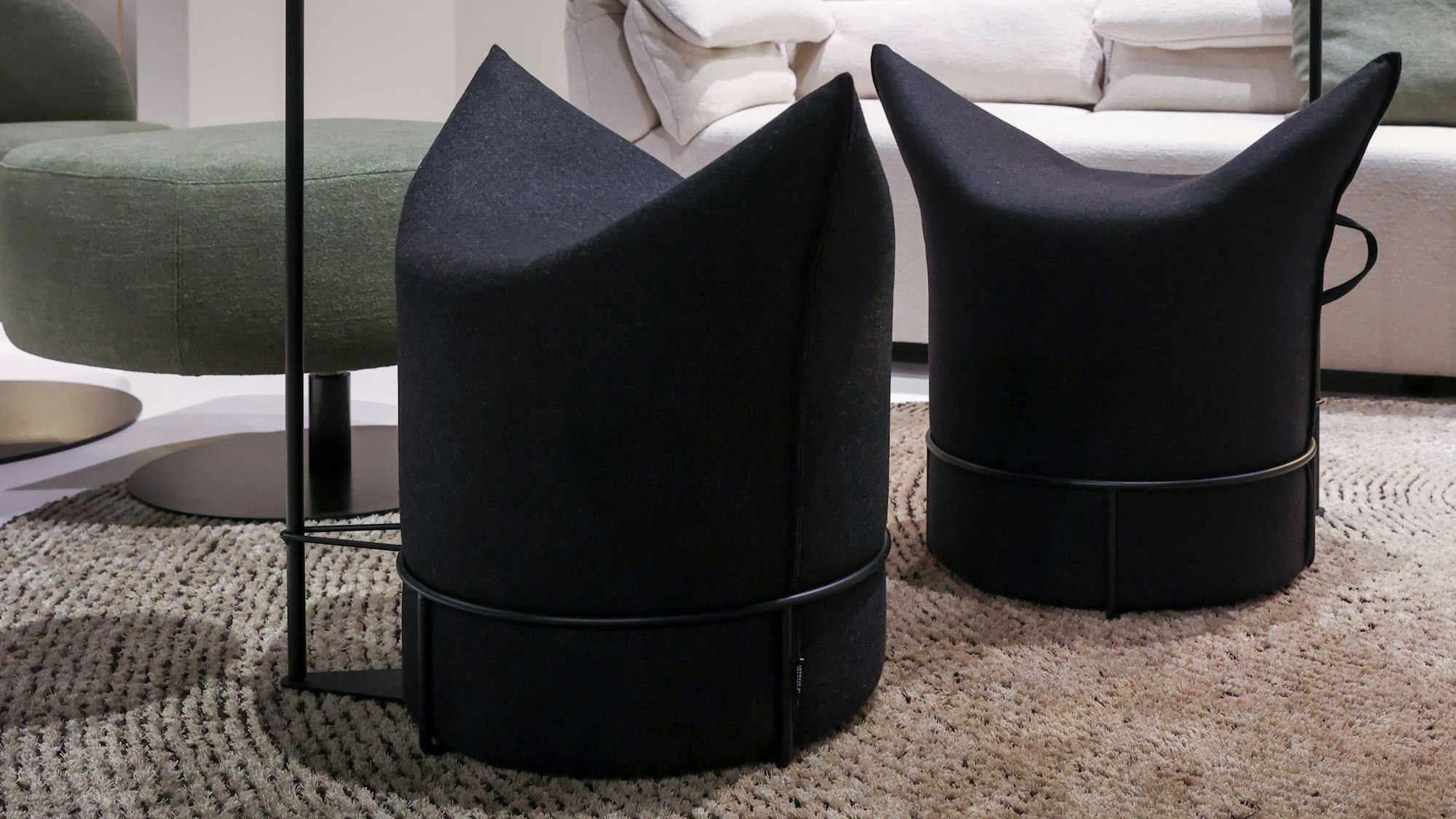 14.01.2024
Köln:
imm
Internationale Möbelmesse
Werther
Zipfelhocker mit Zubehör (Beistelltisch)
Foto: Martina Goyert