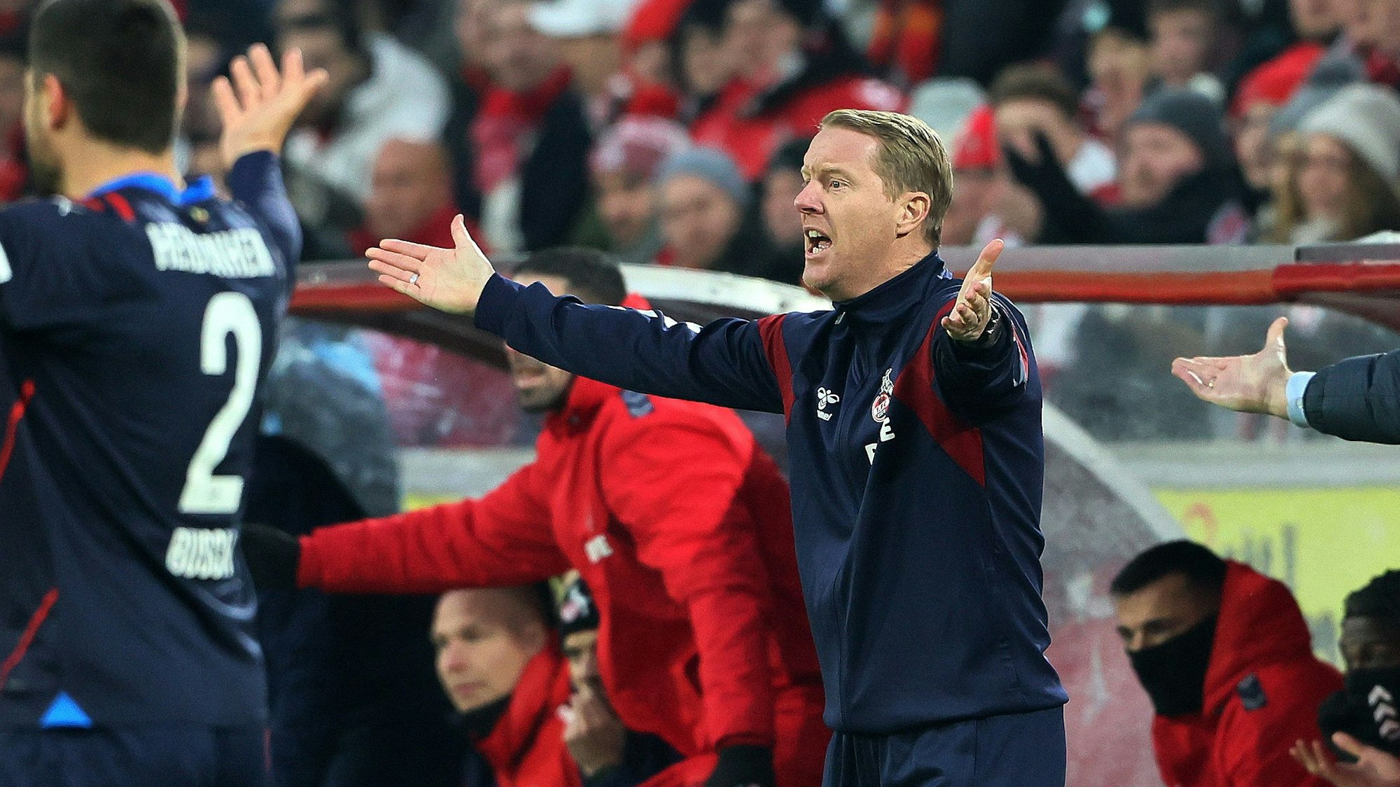 Timo Schultz während der Partie des 1. FC Köln gegen Heidenheim am Samstag