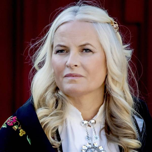 Mette-Marit in Tracht.