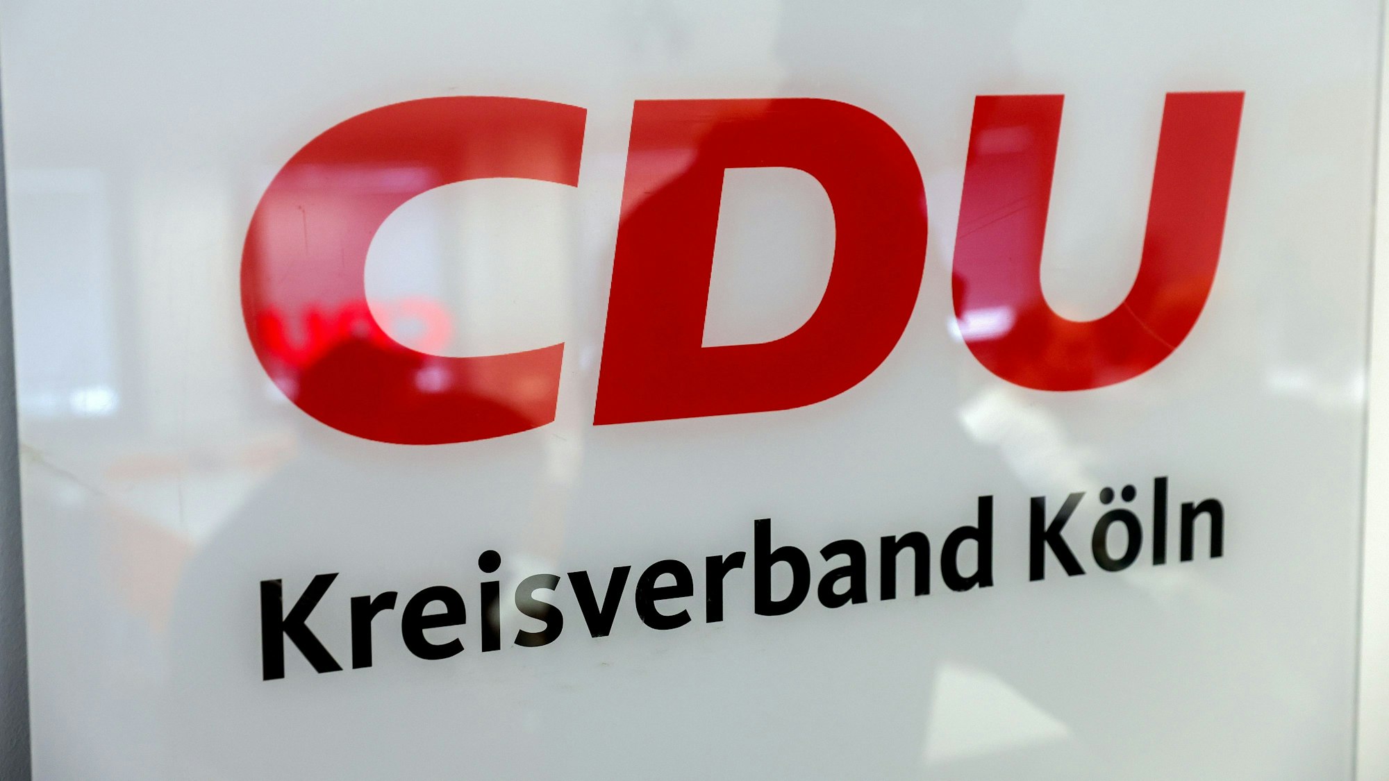 Ein Schild des CDU-Kresiverbandes.