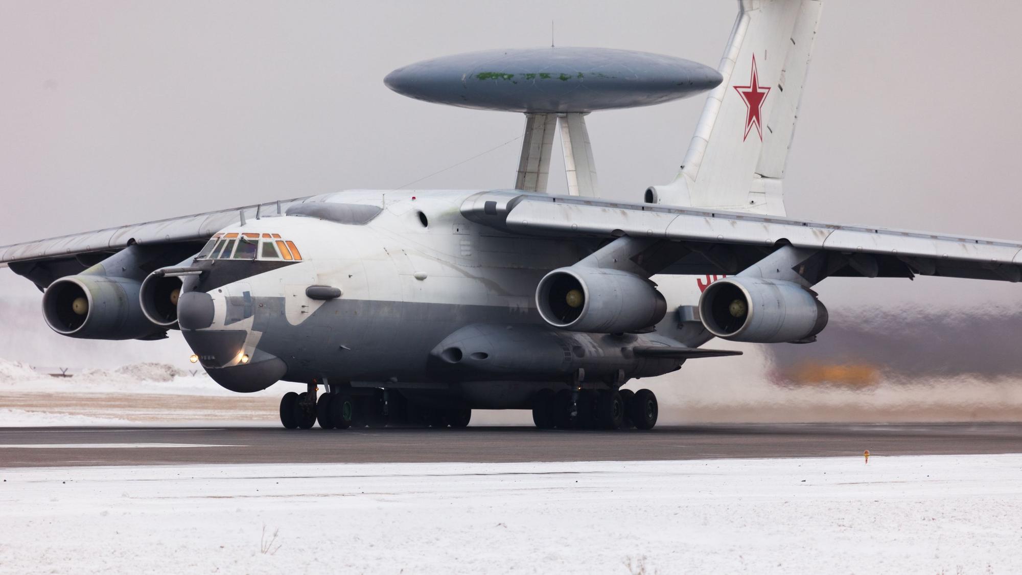 Ein russisches Aufklärungsflugzeug des Typs A50U in Nowosibirsk (Archivbild)