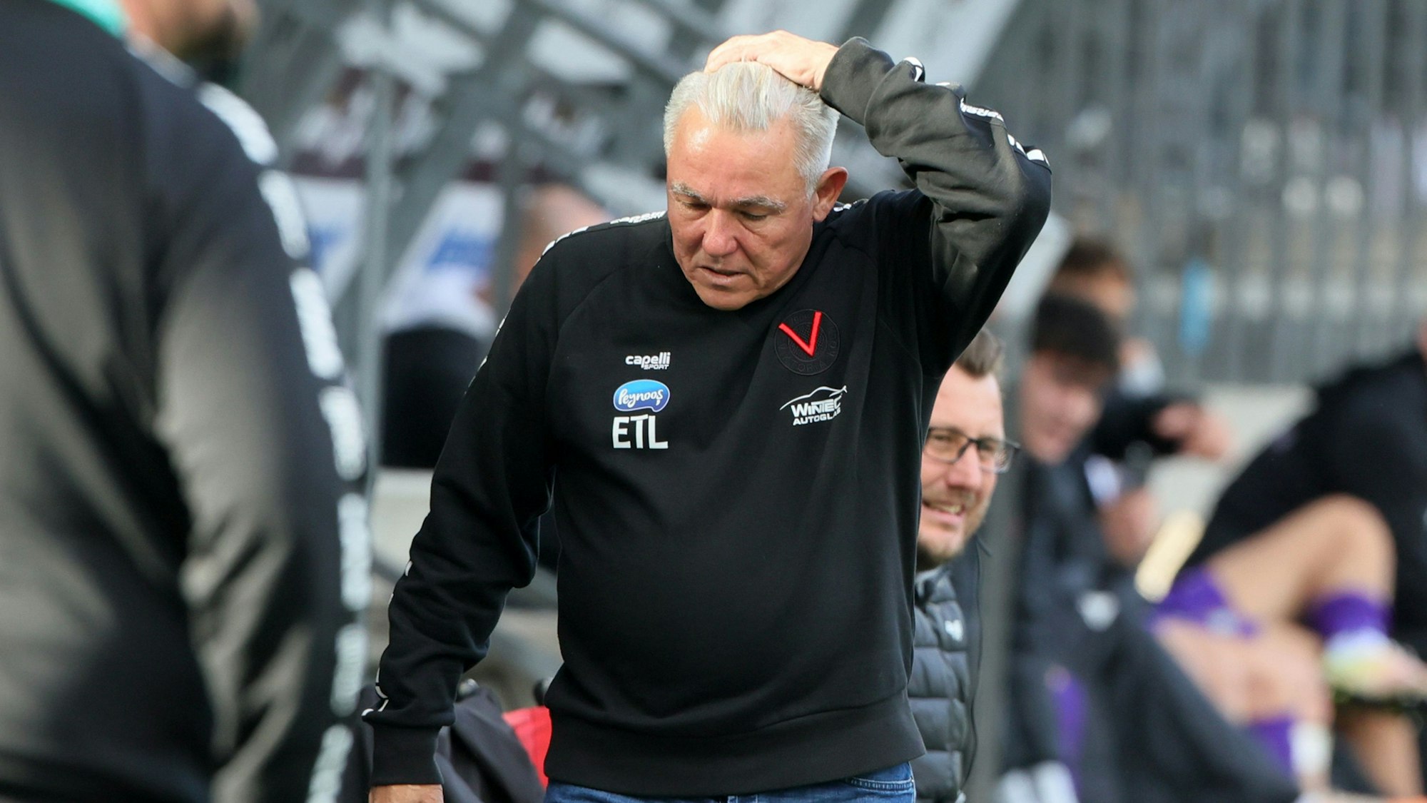 FC Viktoria Köln vs. FC Erzgebirge Aue, 3. Liga, Trainer Olaf Janßen Viktoria), 14.10.2023, Bild: Herbert Bucco