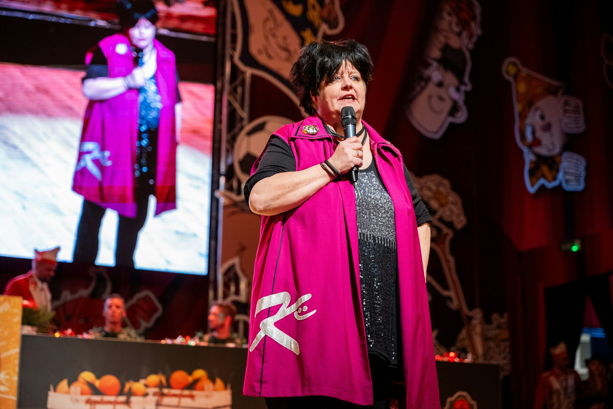 Ingrid Kühne bei der Mädchensitzung der Nippeser Bürgerwehr im großen Sartorysaal