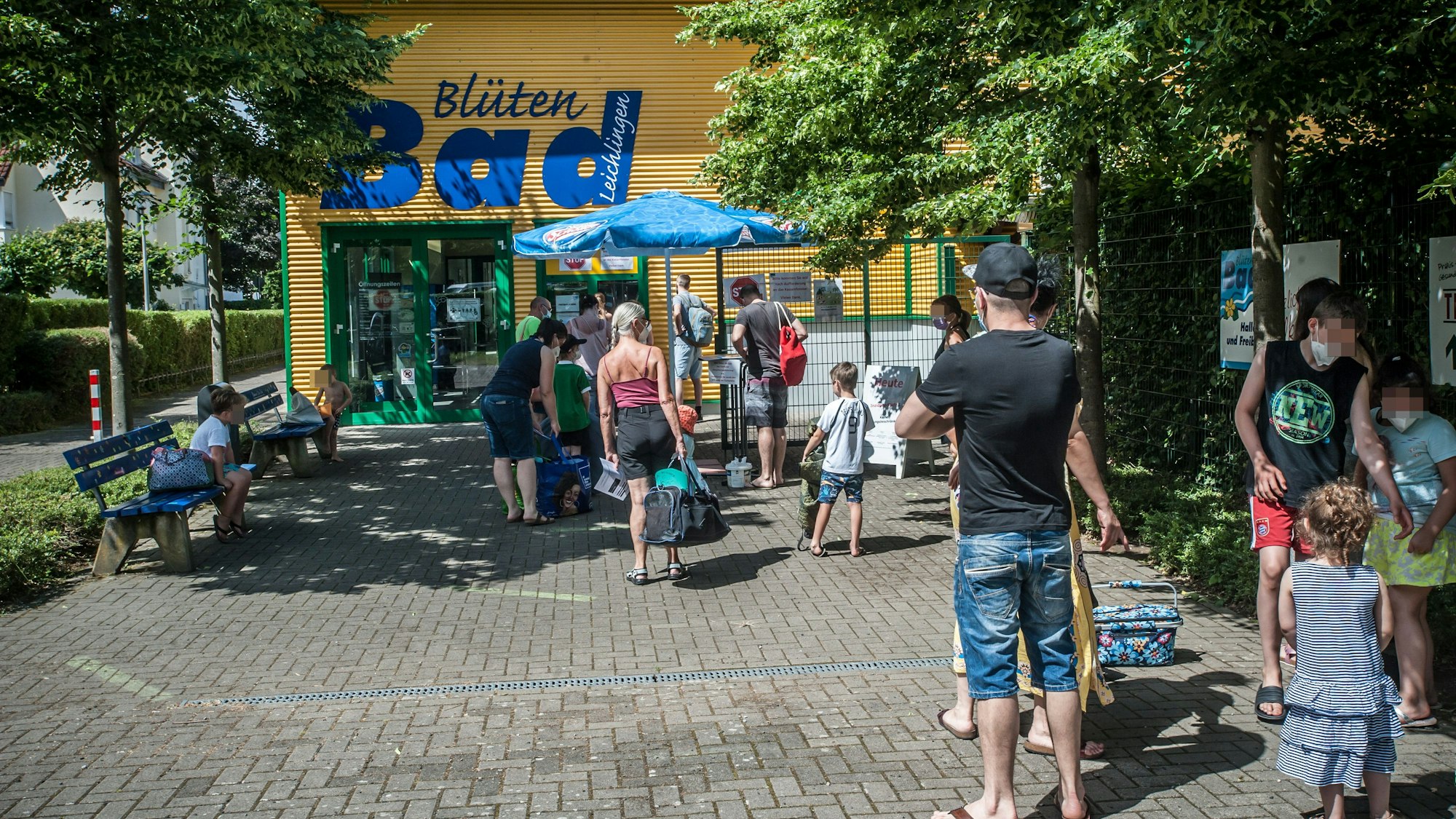 Der Eingang des Freibads Leichlingen.