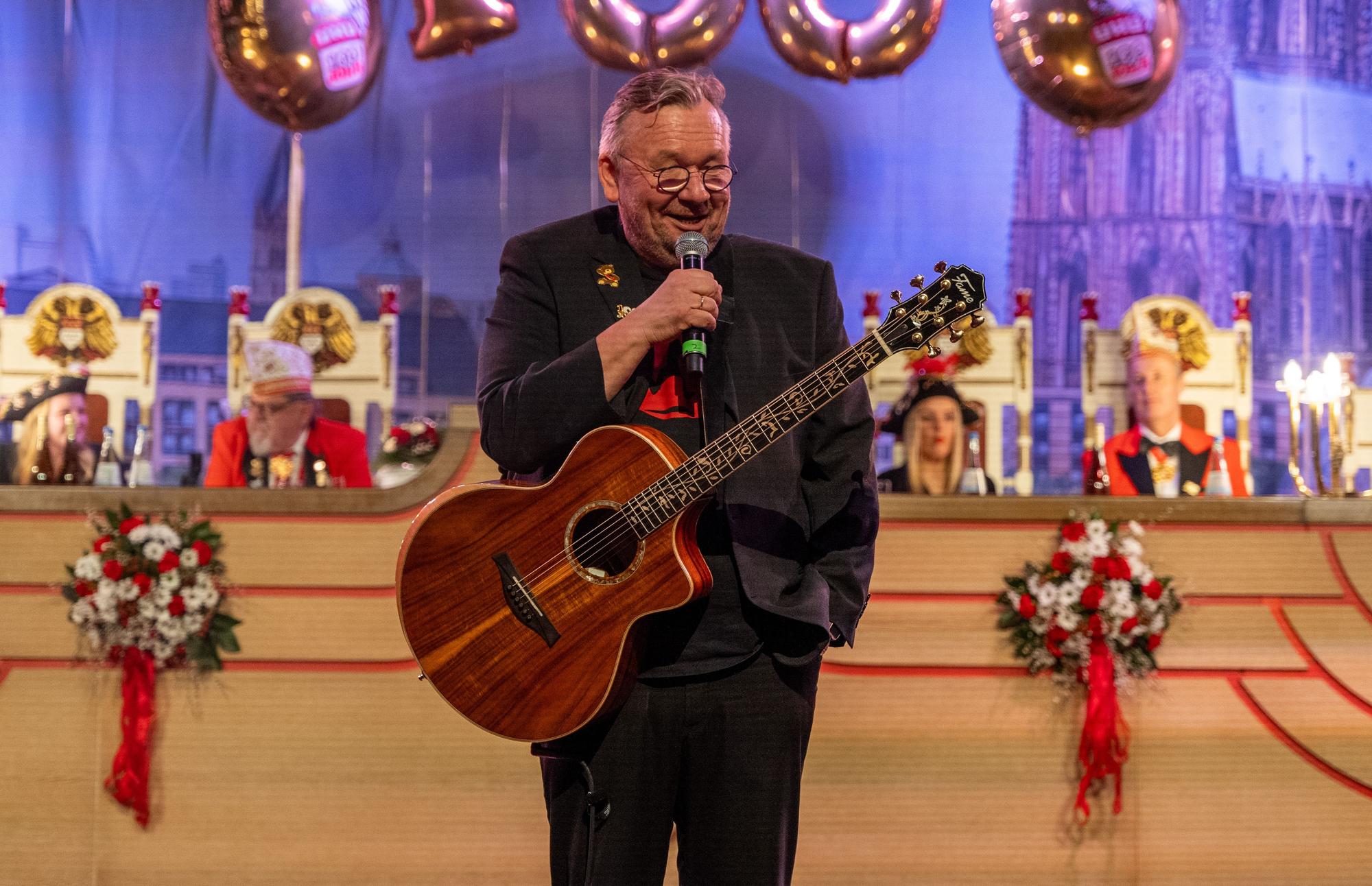 Bernd Stelter bei der Jubiläumsprunksitzung der KG UHU im Theater am Tanzbrunnen