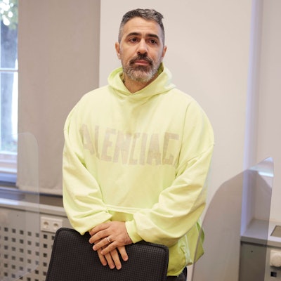 Bushido steht im Oberlandesgericht bei der Fortsetzung eines Zivilprozesses zwischen ihm und A.-Ch. um eine Wohnanlage in Rüdersdorf (Märkisch-Oderland).