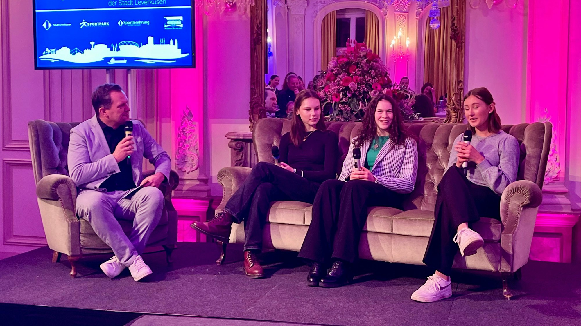 Sportlerehrung 2024 mit Kamingespräch und Eintragung ins Goldene Buch der Stadt