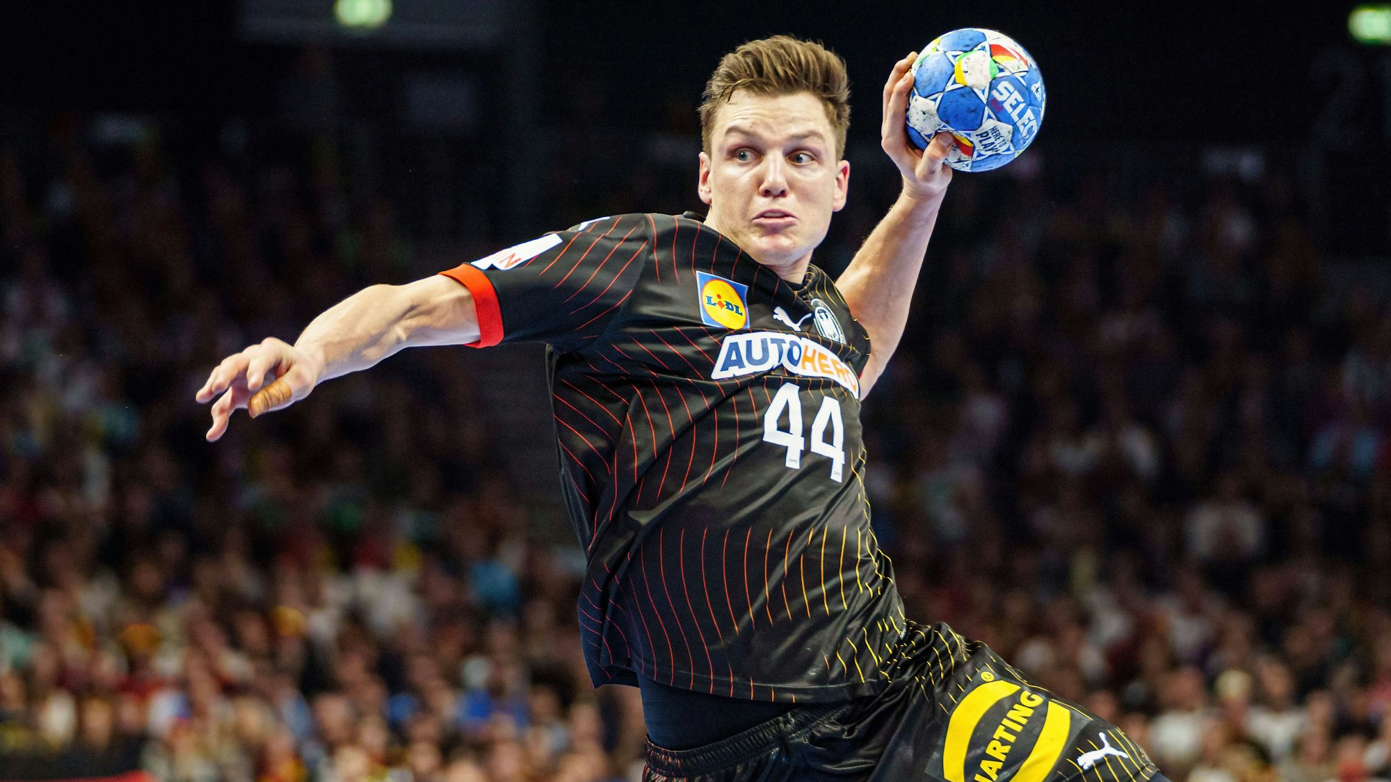 Nationalspieler Christoph Steinert beim Sprungwurf.