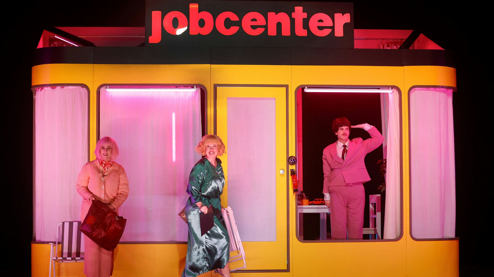 Ausblick auf die Kultur in Leverkusen im Februar 2024: Theaterstück „Jeeps“.