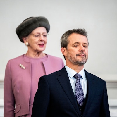 König Frederik X. von Dänemark und Königin Margrethe von Dänemark besuchen das Folketingsalen, das dänische Parlament, im Schloss Christiansborg.
