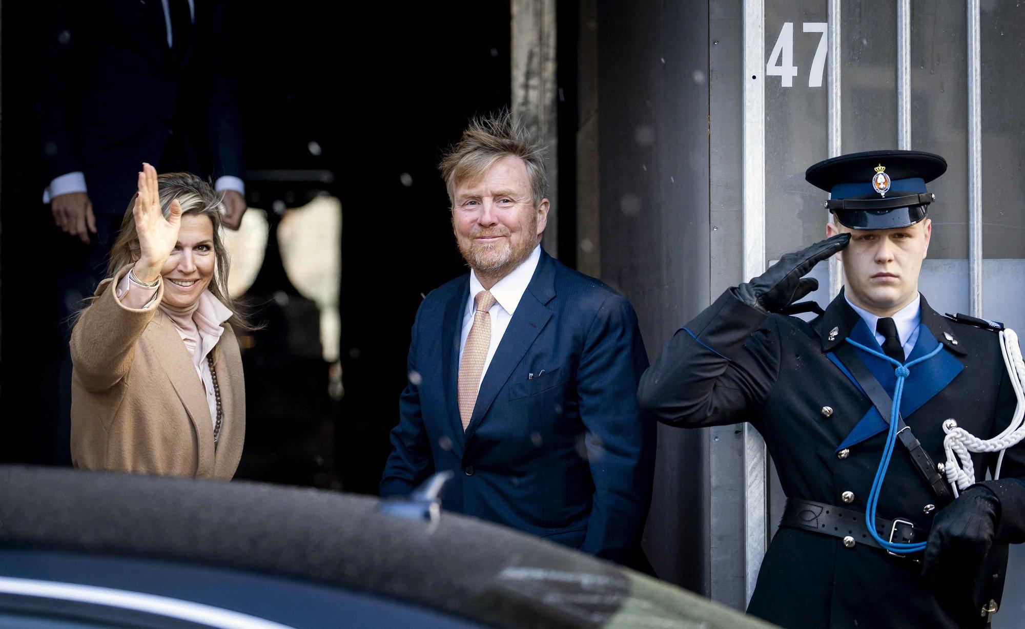 König Willem-Alexander (r) und Königin Máxima (l) beim traditionellen Neujahrsempfang im Königlichen Palast in Amsterdam.