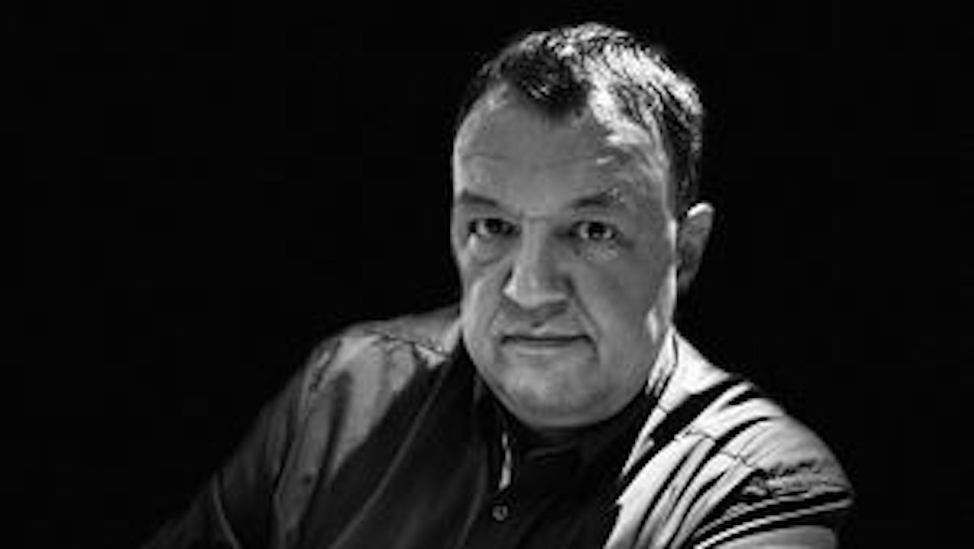 Der Burscheider Autor Ralf Thiesen liest in der Buchhandlung Ute Hentschel.