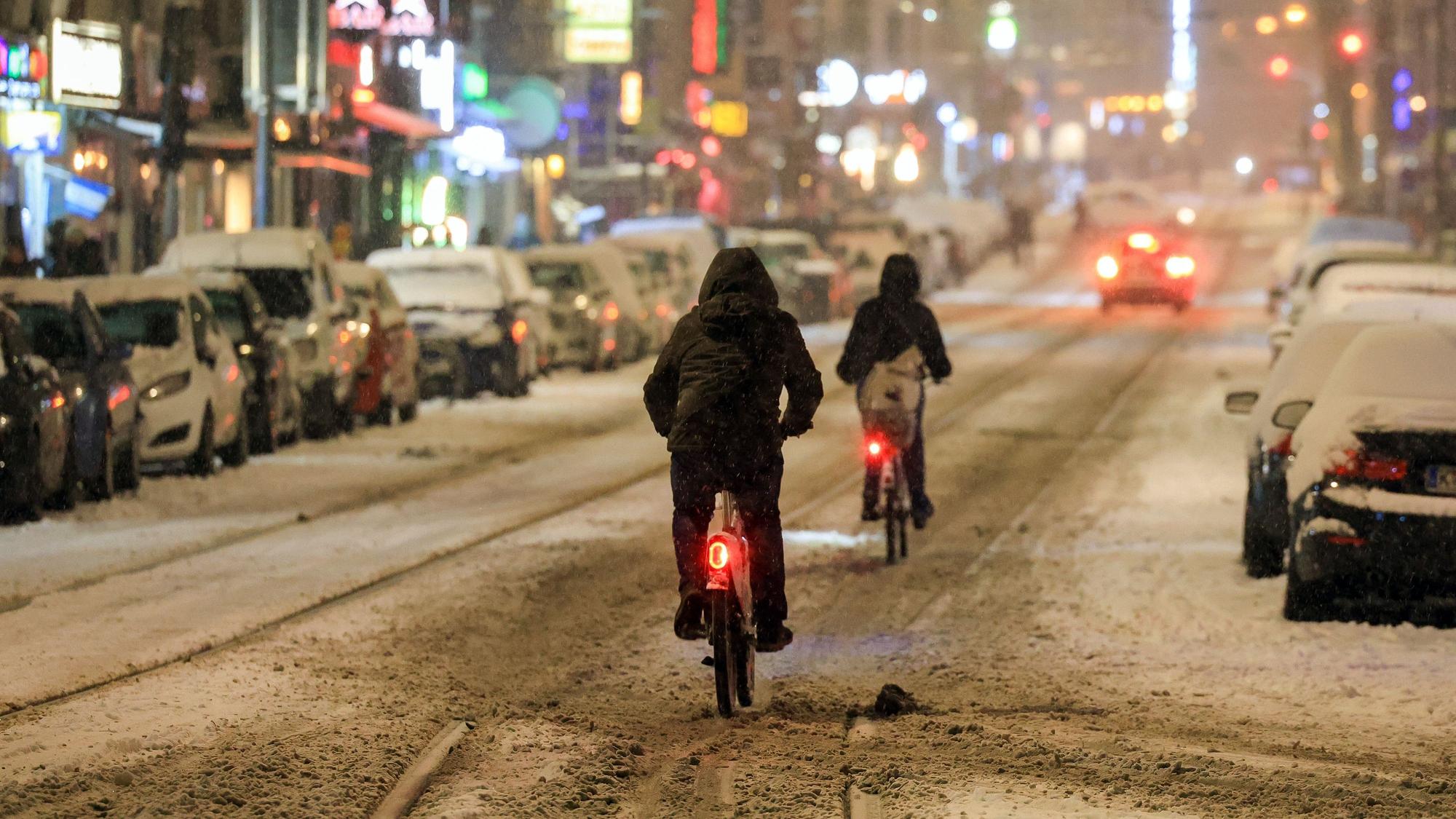 Schnee in Köln.
Zülpicher Straße.