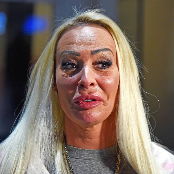 Cora Schumacher bei ihrem Abflug nach Australien ins RTL-Dschungelcamp.