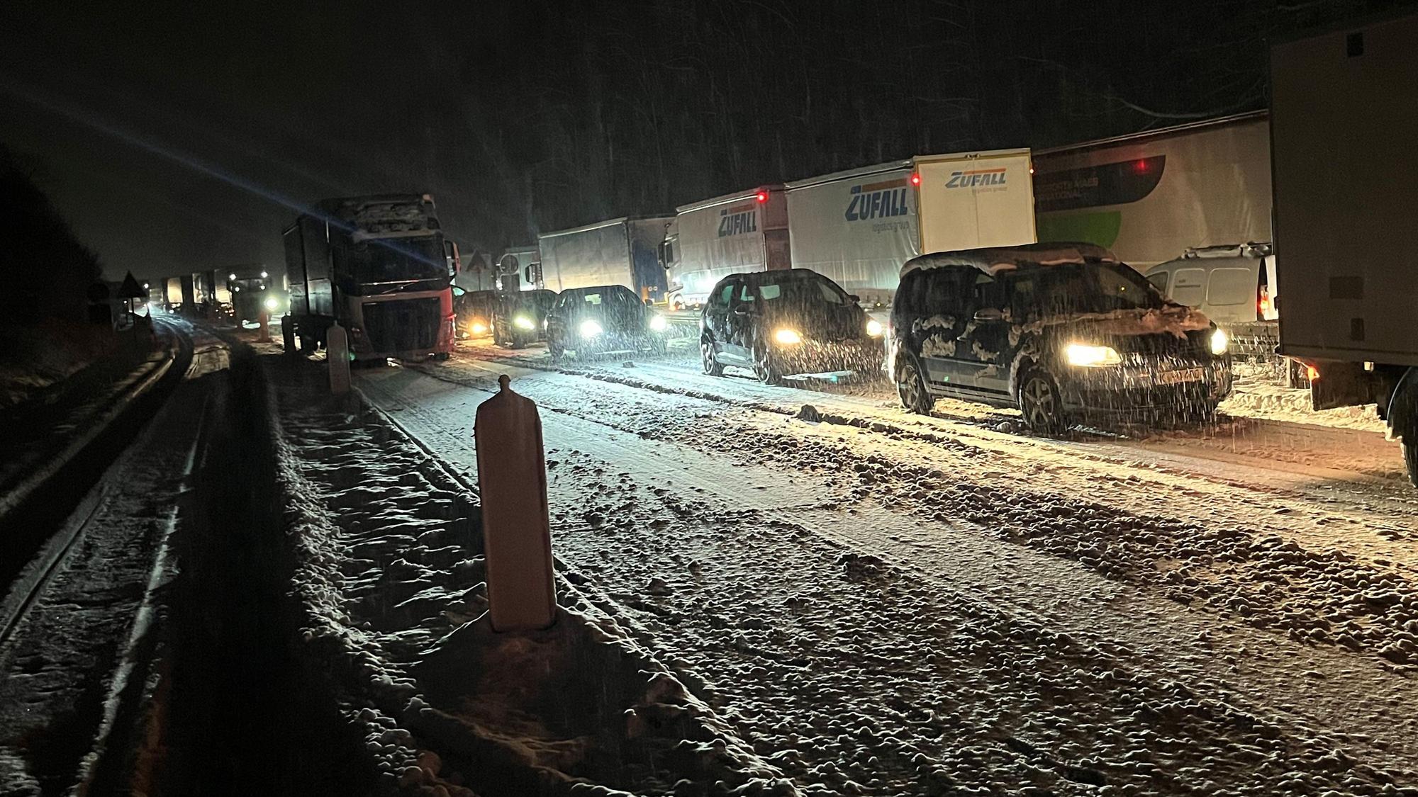 Auf der A4 staute sich am Mittwochabend der Verkehr.