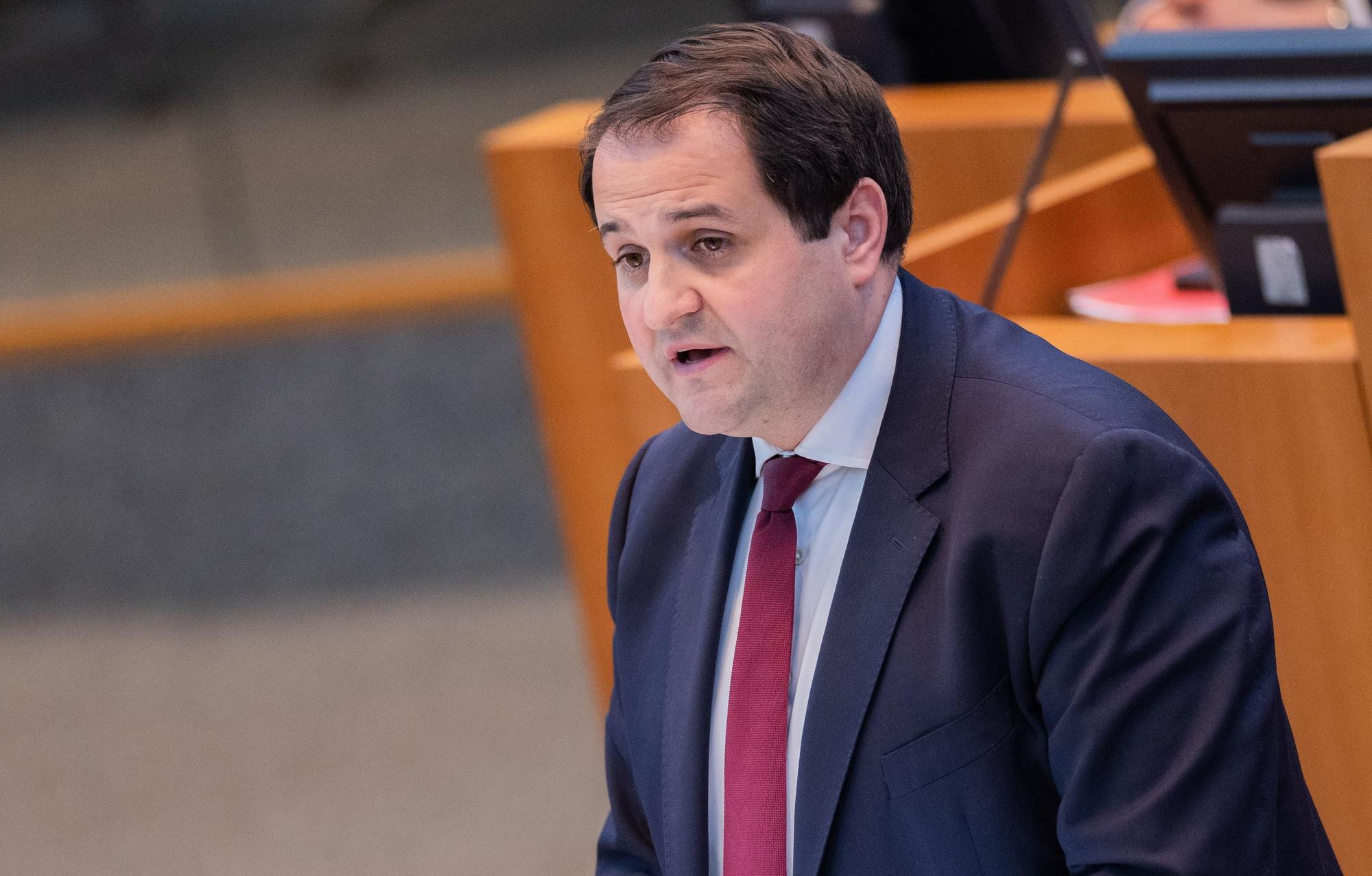 Nathanael Liminski (CDU), Minister für Bundes- und Europaangelegenheiten, Internationales sowie Medien in NRW, spricht im Plenum des Landtags. (zu dpa «Land startet Projekt für israelische Kommunen nahe dem Gazastreifen») +++ dpa-Bildfunk +++