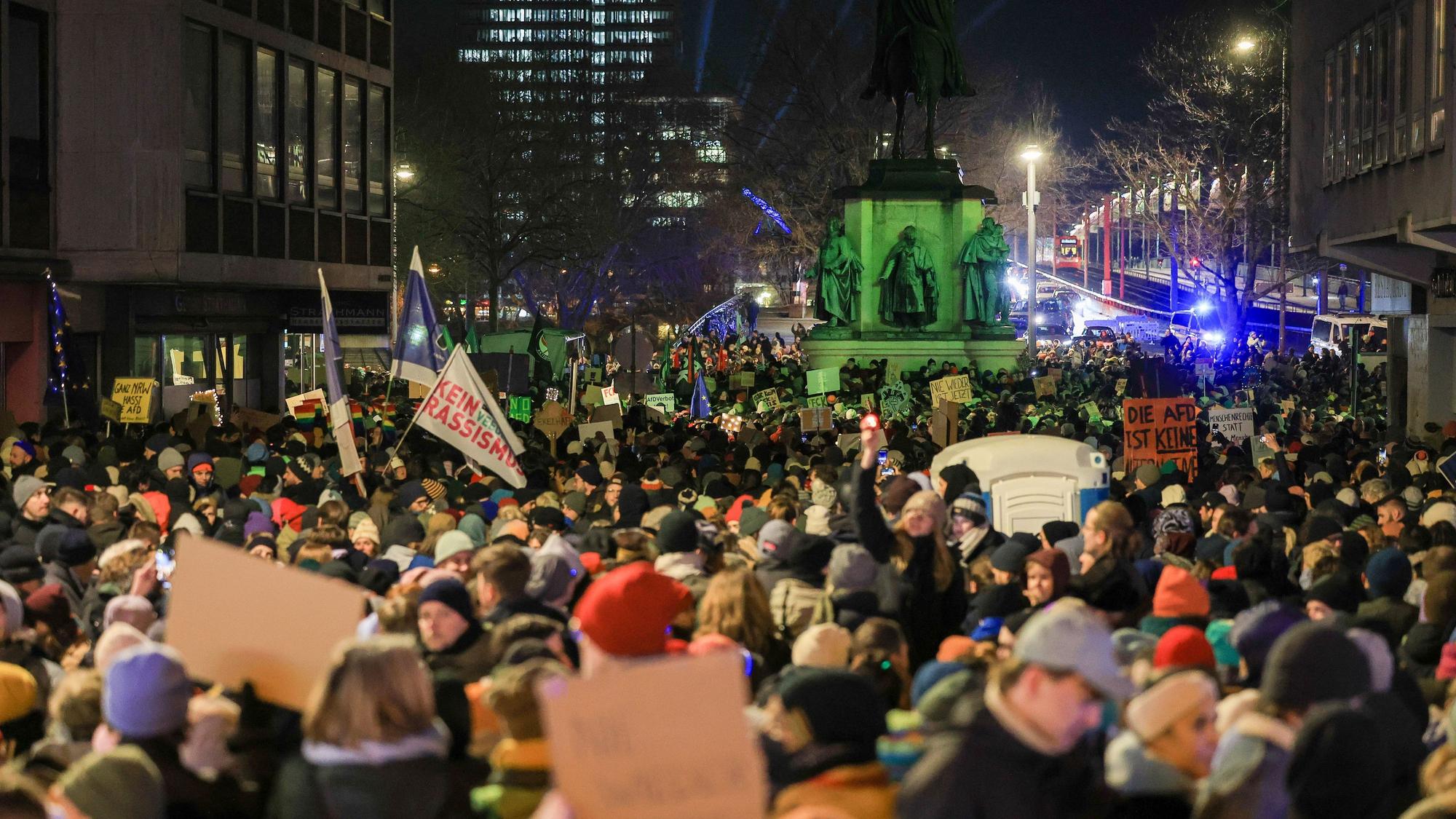 Demonstration auf dem Heumarkt mit dem Slogan „Gemeinsam gegen den Rechtsruck“ im Januar 2024