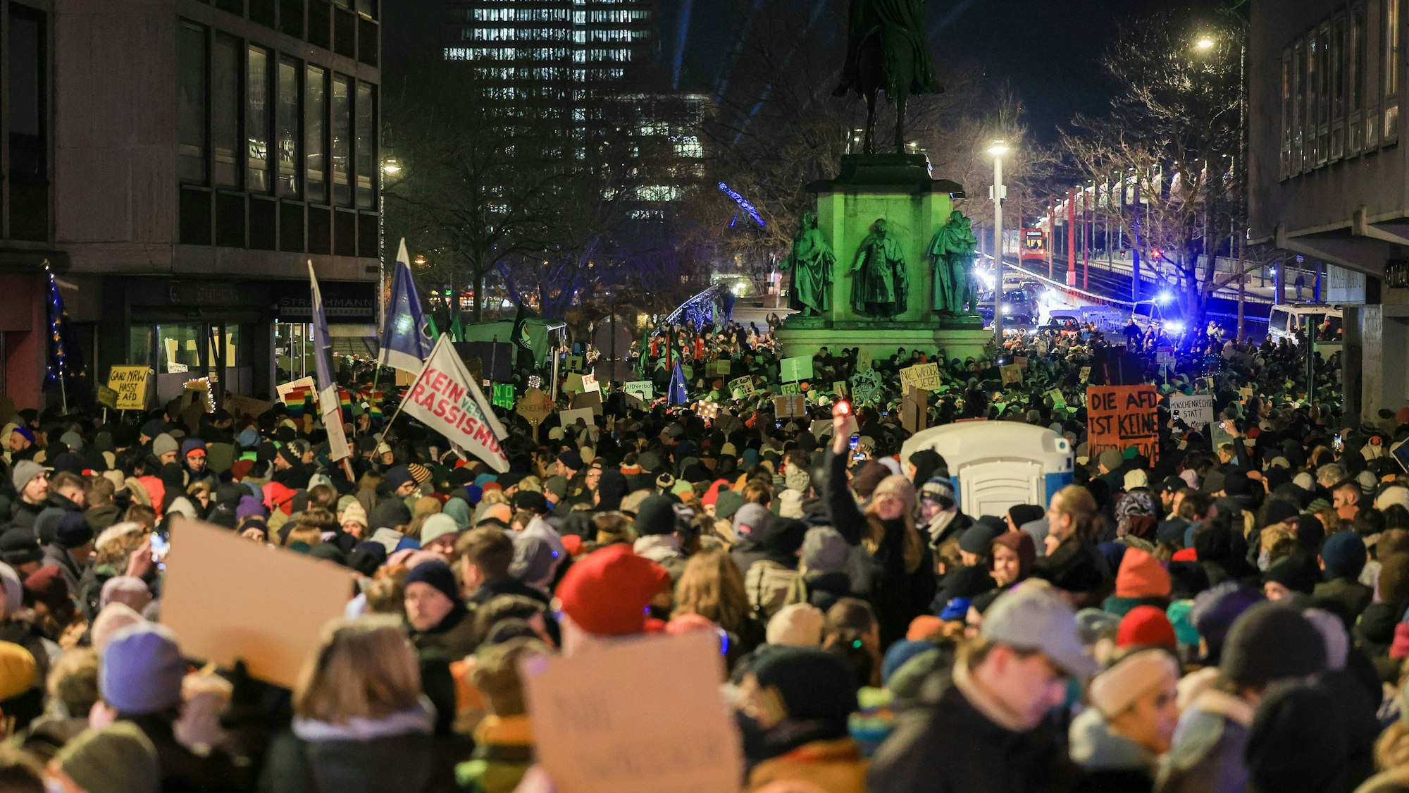 Demonstration auf dem Heumarkt mit dem Slogan „Gemeinsam gegen den Rechtsruck“ im Januar 2024