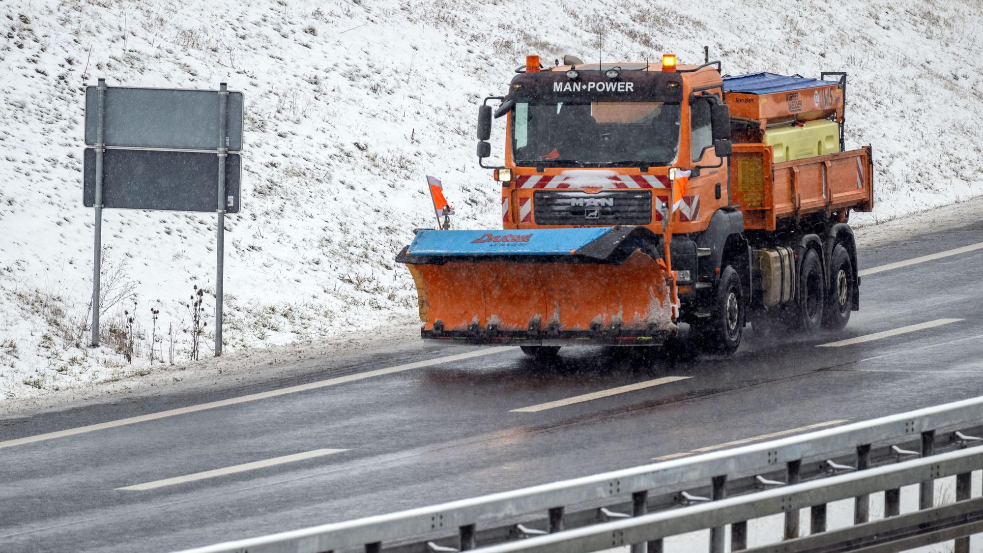 Die A61 im Hunsrück wurde wegen Vereisung gesperrt (Symbolbild).