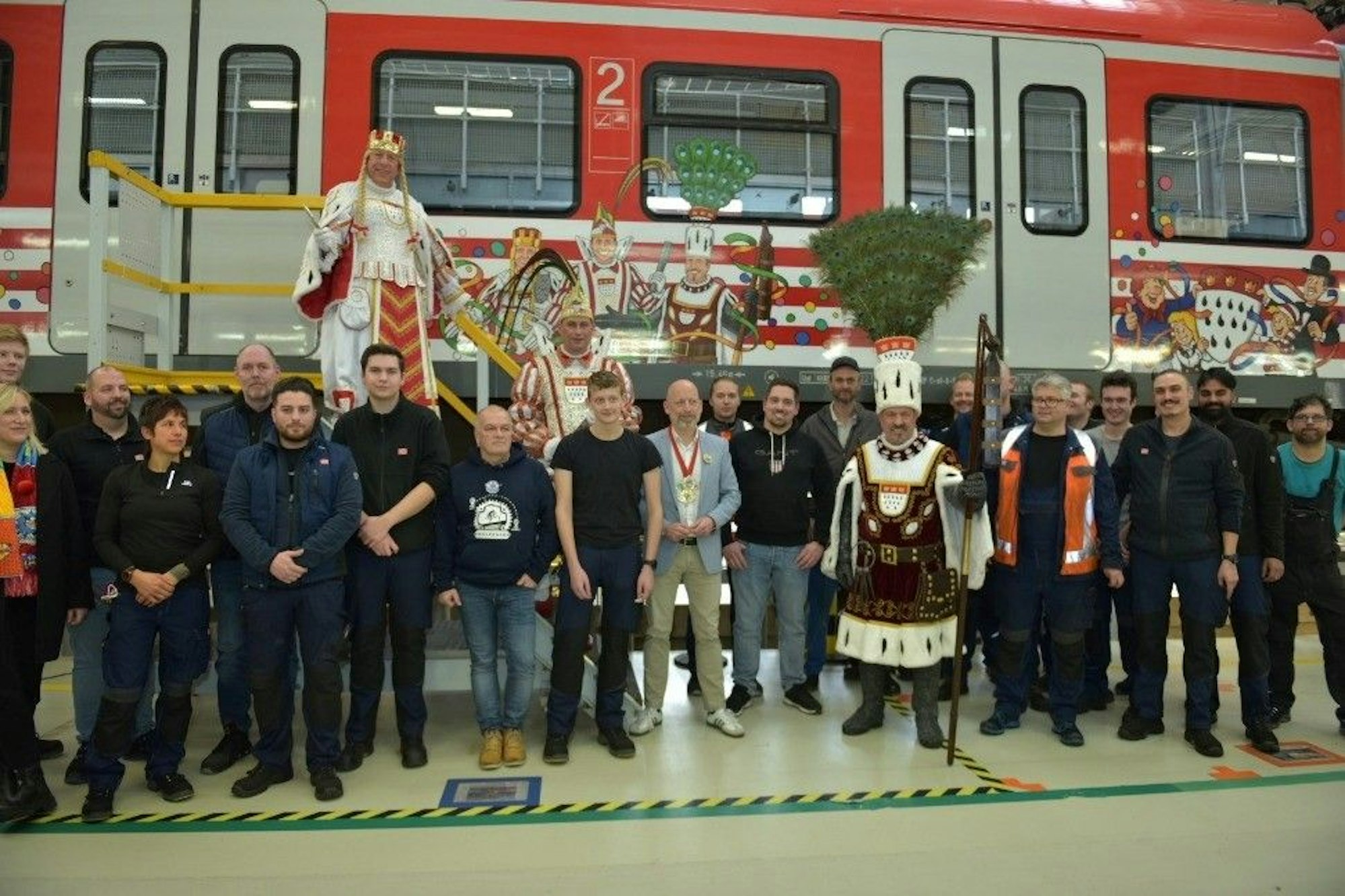 Die neue Karnevals-S-Bahn der DB Regio mit jecken Motiven.